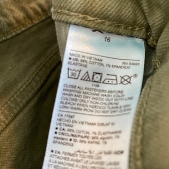 OLD Navy Green Boyfriend Shorts, Size 16 - Picture 4 of 4